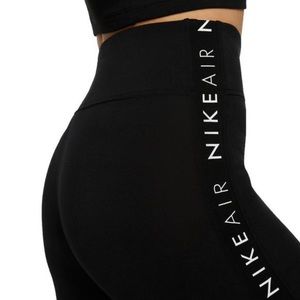 NIKE // Nike Air Leggings